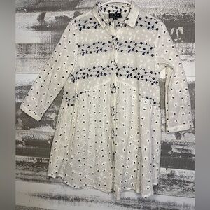 POL White Eyelet Blouse with Navy Floral Embroidery